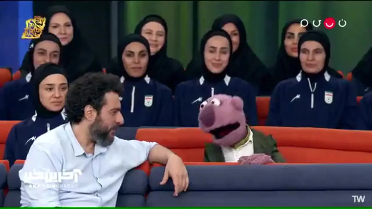 سرودخوانی جناب خان برای بانوان فوتسالیست؛ زیاده‌روی کردم محسن؟!