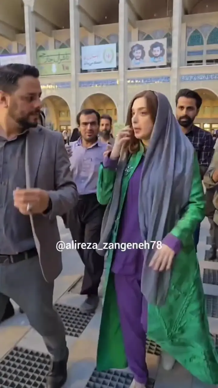 پاپاراتزی ایرانی,؛ ترسیدن بهنوش طباطبایی از پیرمردِ موبایل به دست در نمایشگاه کتاب!