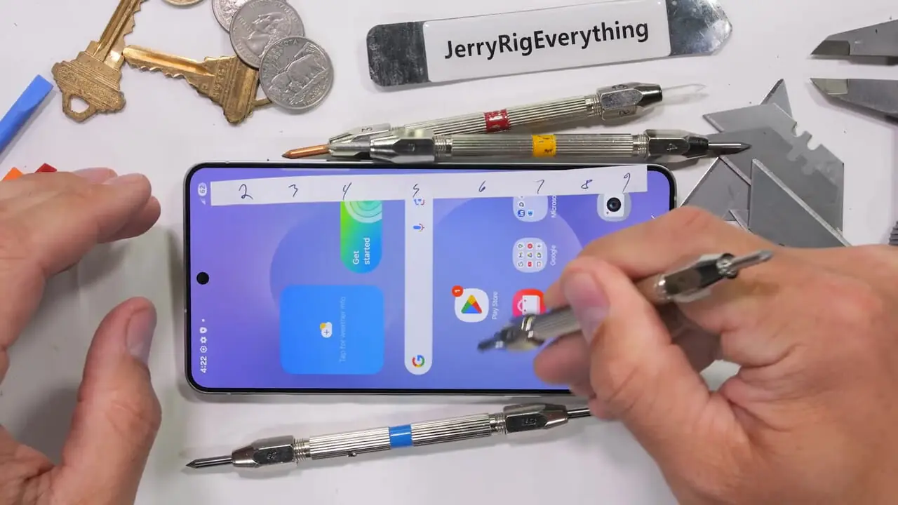 آیا Galaxy S25 Edge در تست مقاومت جان سالم به در می‌برد؟