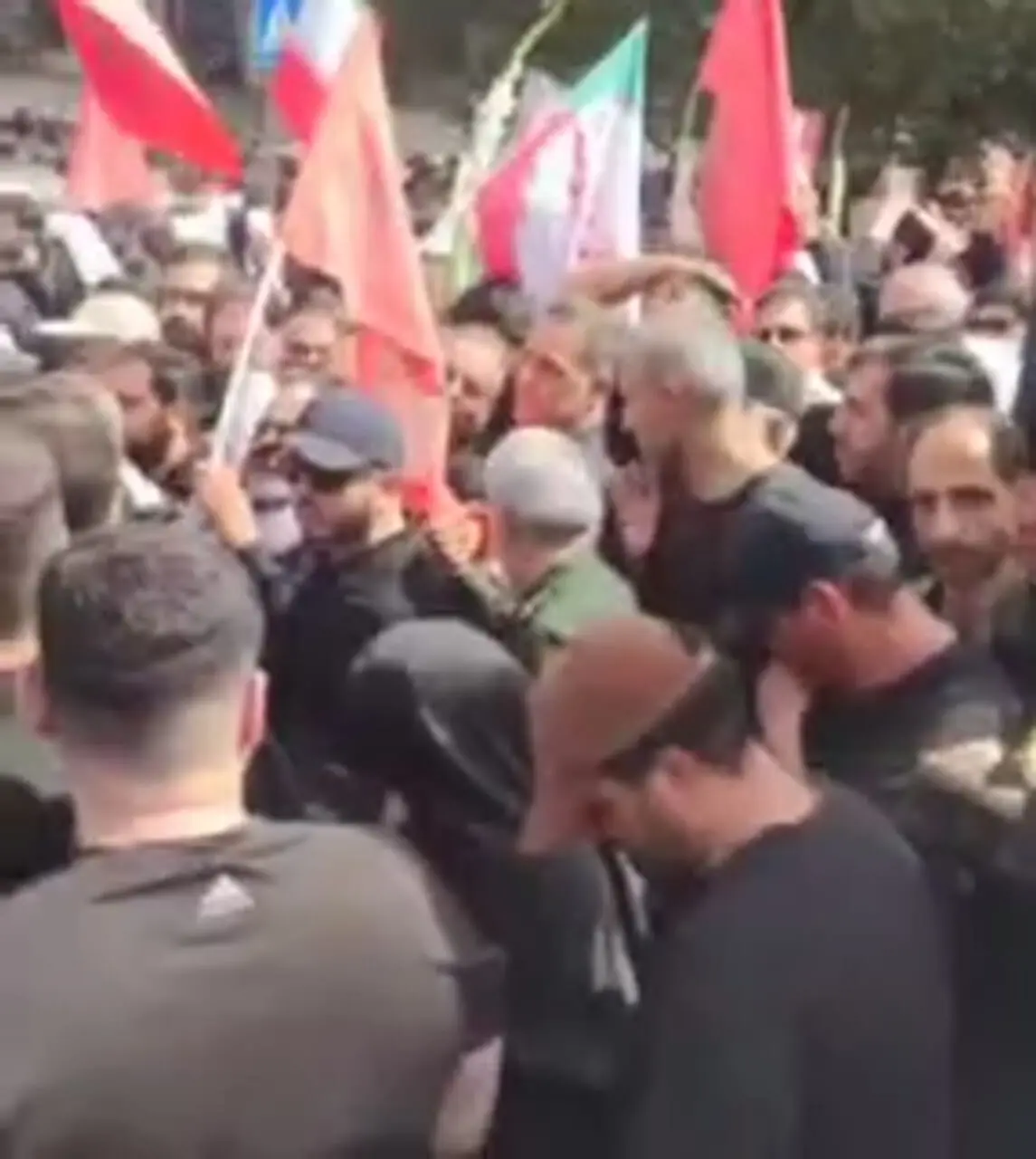 حضور سردار قاآنی در مراسم تشییع شهدای تهران