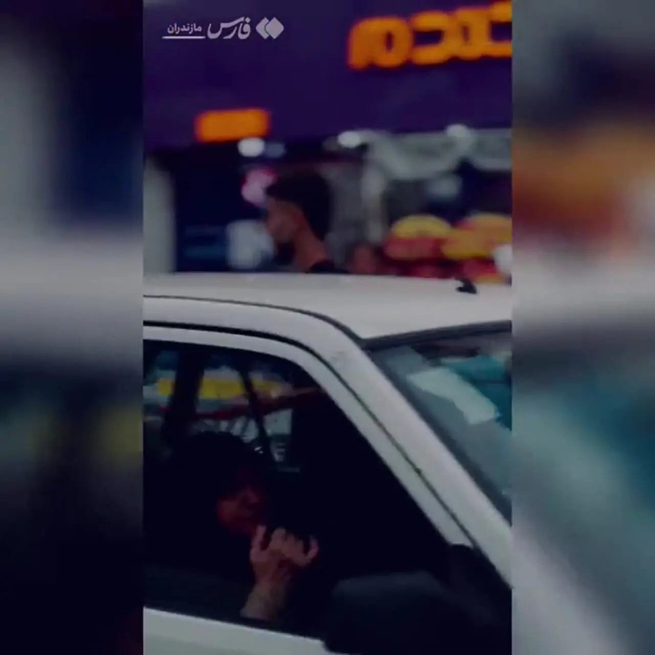 توزیع نذری با حضور ستاره‌های فوتبال