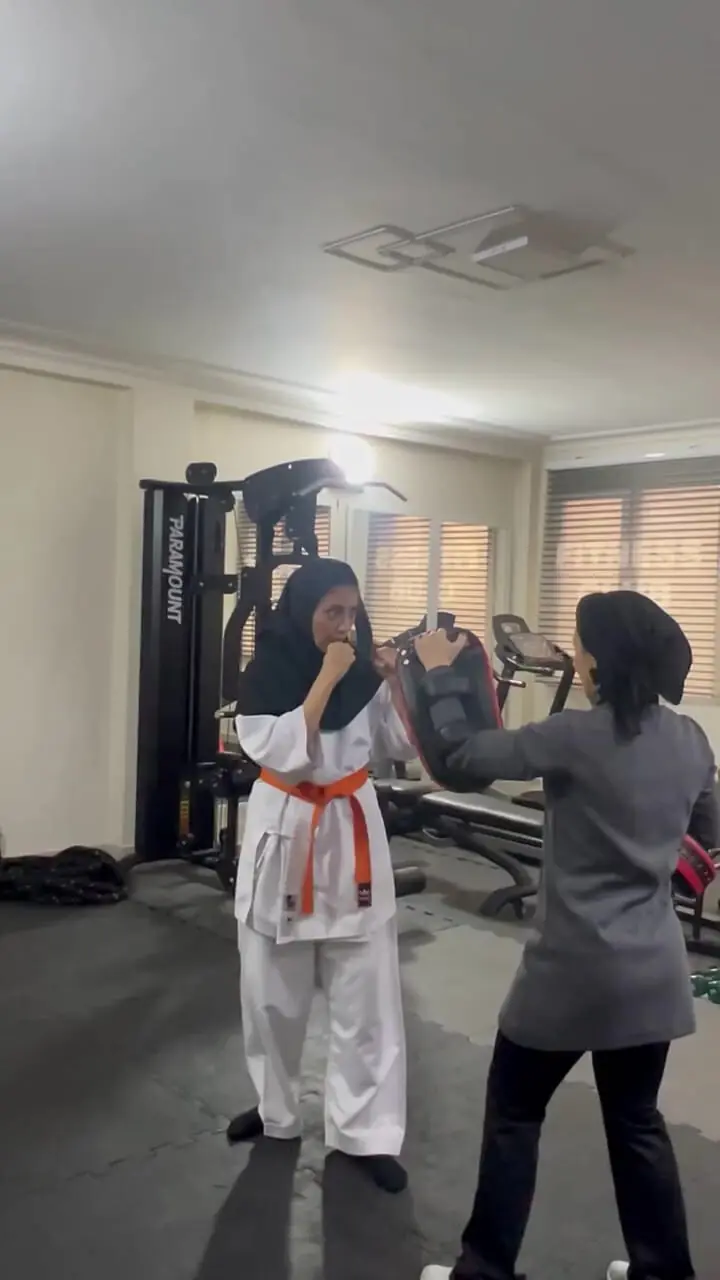 تمرینات نانچیکو مونا فرجاد در پشت صحنه فیلم آقای زالو