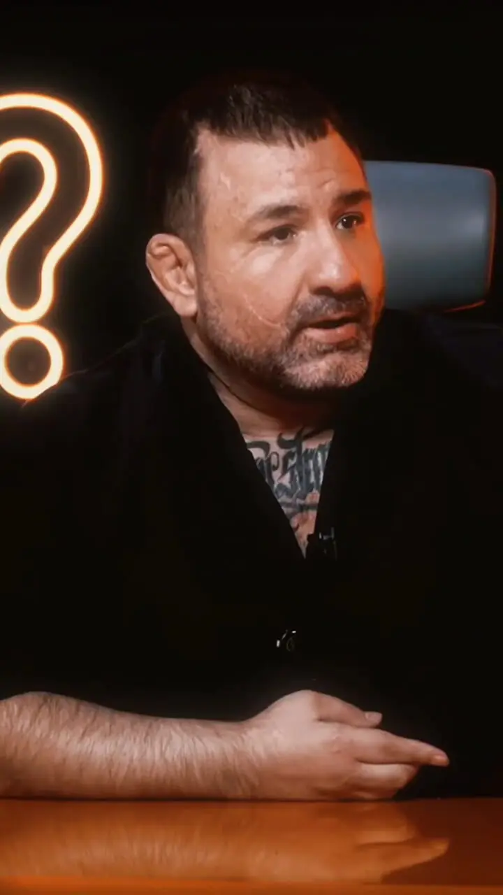 هانی کرده: محمدرضا گلزار و امین حیایی برام قلیون اوردن